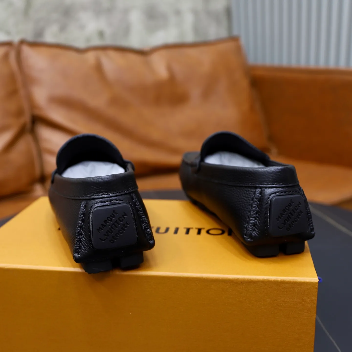 Ex-factory price: 480💰【LV】Louis Vuitton ⚠️High-end men’s driving and pedal series ⚠️38-44 (customized for 45) ⚠️All original cowhide leather! Thick and soft! Made entirely of calfskin lining! Rubber sheet anti-slip beanie sole! Three-dimensional package technology! Fashionable and classic! Handicrafts! Original high quality! Feel free to compare!